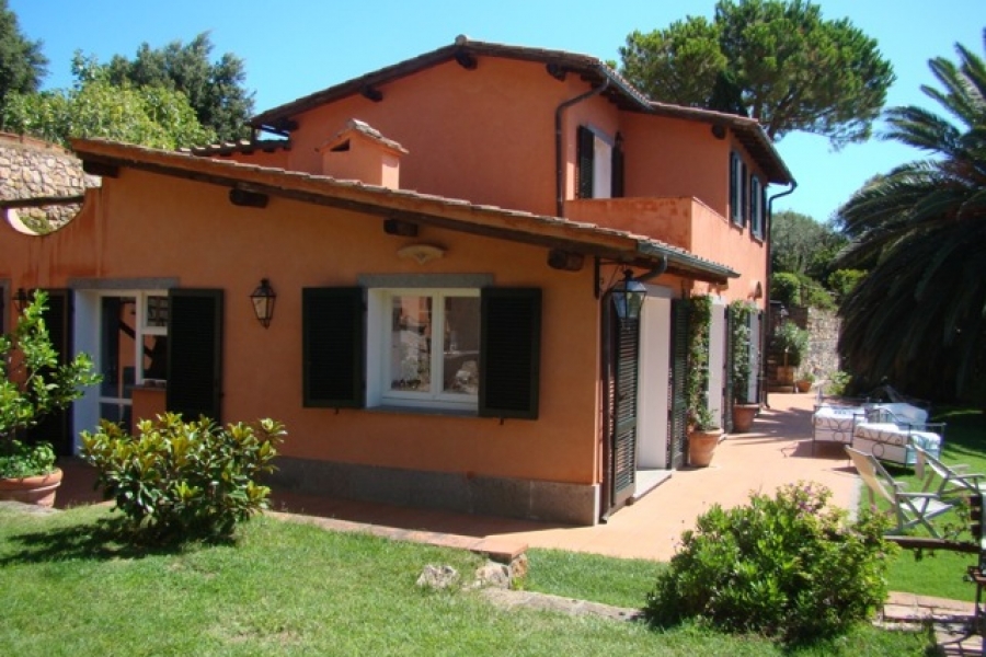 390 MQ VILLA LA FONTE 